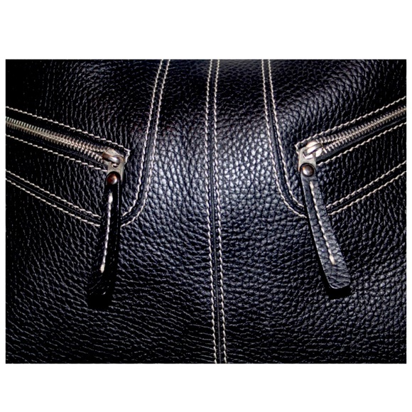 TOD’S Large Milky Bag W/ Feet Black Leather Shoulder Bag Hobo Style EUC - Picture 5 of 8